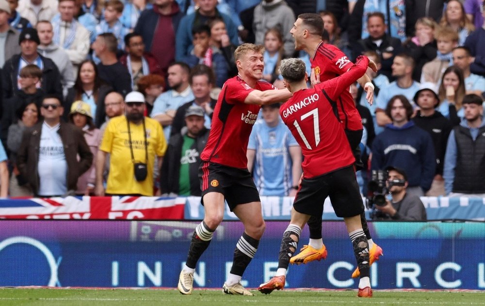 Man Utd set up FA Cup final with Man City after surviving Coventry City scare